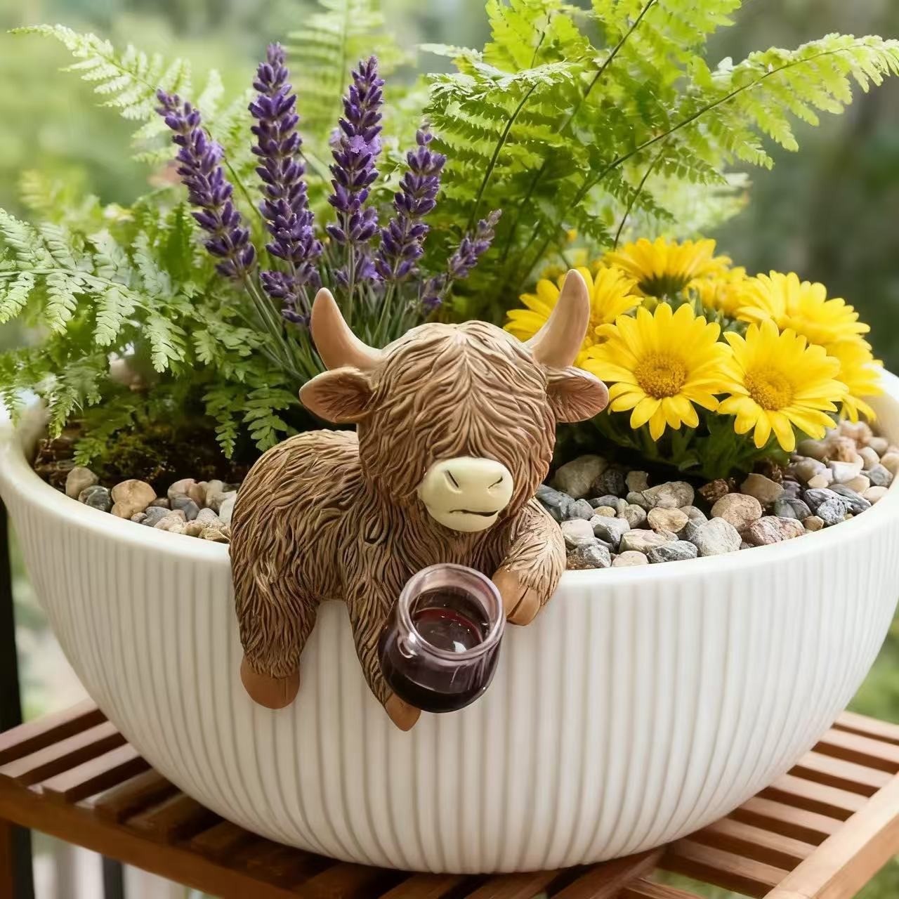 Grappige HighlandS koe beeldje - Wine Beer Garden recensie en prijs